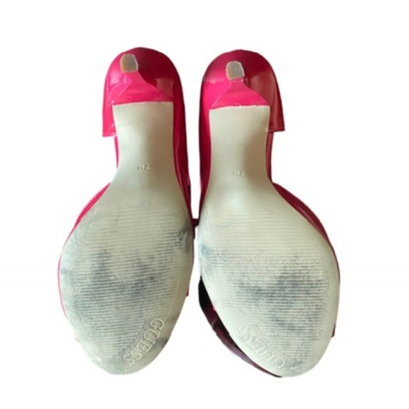 Guess Open Toe Heels Shoes with heart & logo accessories Size 7 Red - Picture 6 of 7